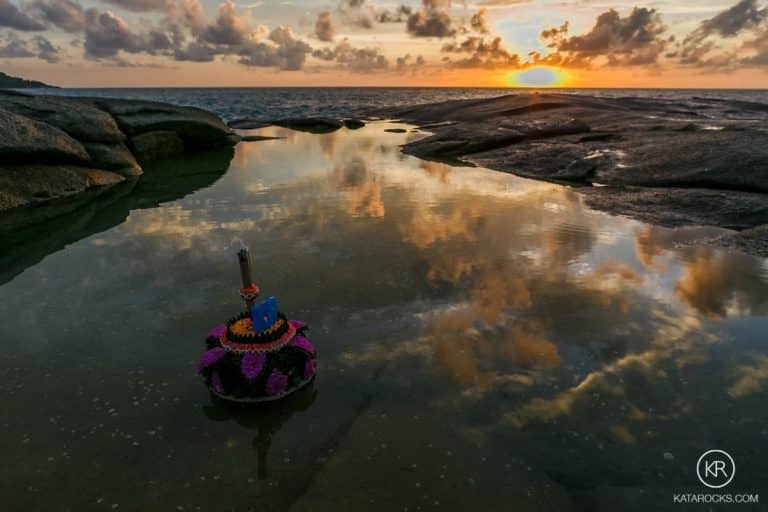 Loy Krathong 2014 at Kata Rocks is a Time for Loved Ones