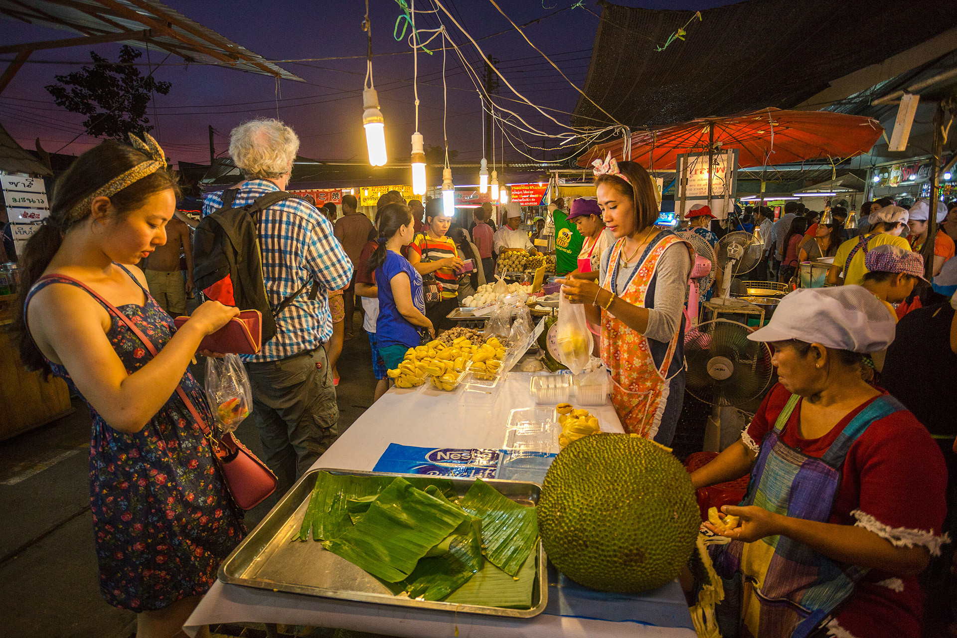 Сколько сейчас в тайланде. Пхукет манго. Mango Market Phuket. Еда на Пхукете. Рынок в Таиланде 2021.