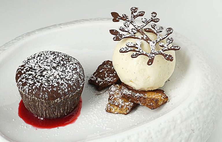 THAI CHOCOLATE LAVA CAKE 1