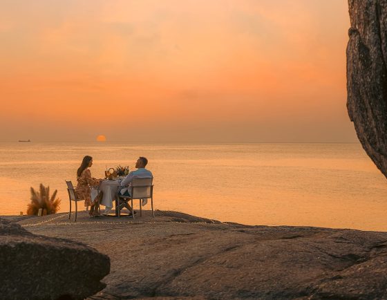 Dining on The Rocks