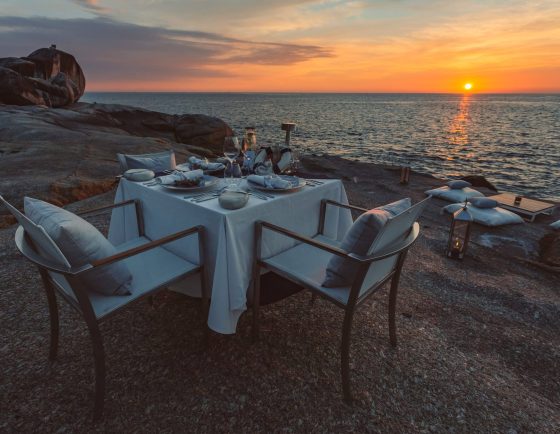 Dining on The Rocks