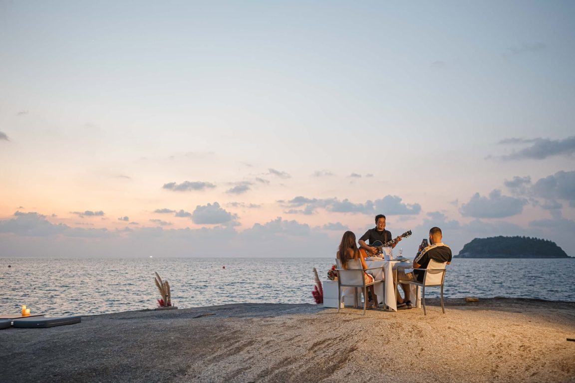 Dining on the Rocks